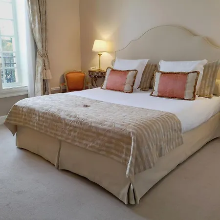 Hotel Chateau De - Les Collectionneurs 2*